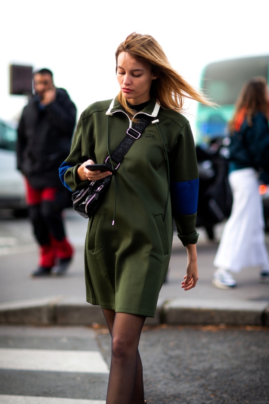Comment porter la robe droite en 2020 ?