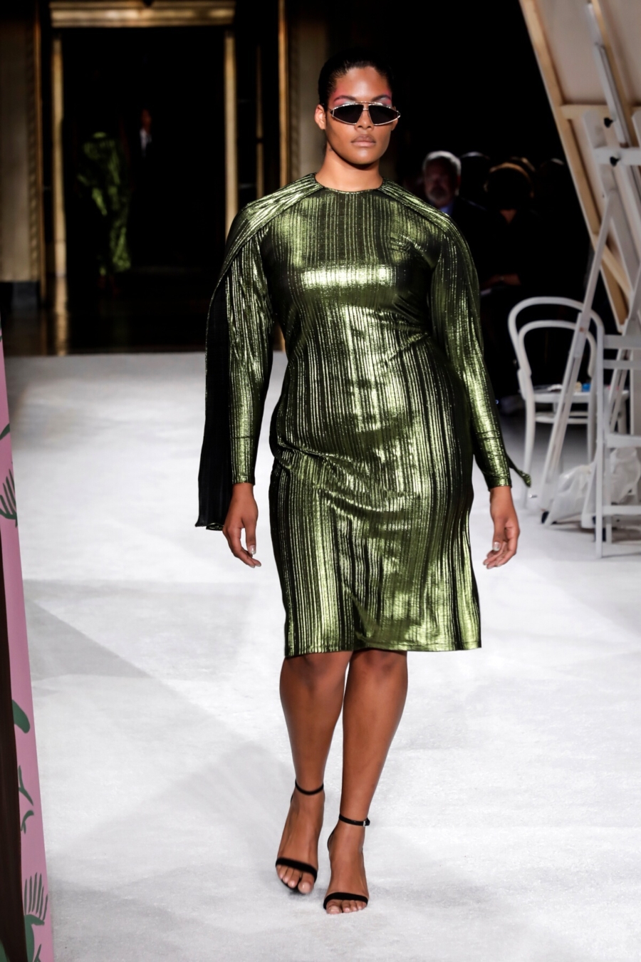 Comment porter la robe droite en 2020 ?