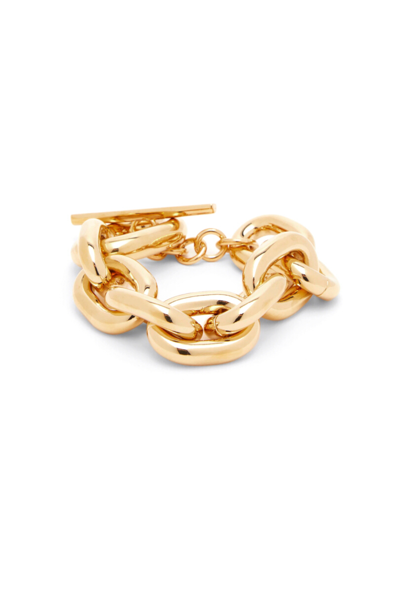 Kaki et rouge&nbsp;: comment porter un v&ecirc;tement militaire avec une allure glamour