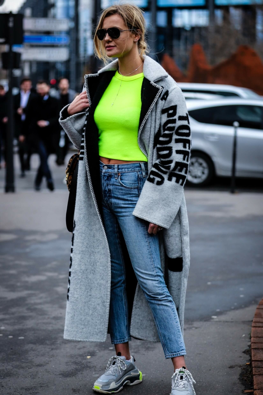 Street style à la Fashion Week de Paris Automne/Hiver 2019-2020 © Delsignore/Depositphotos