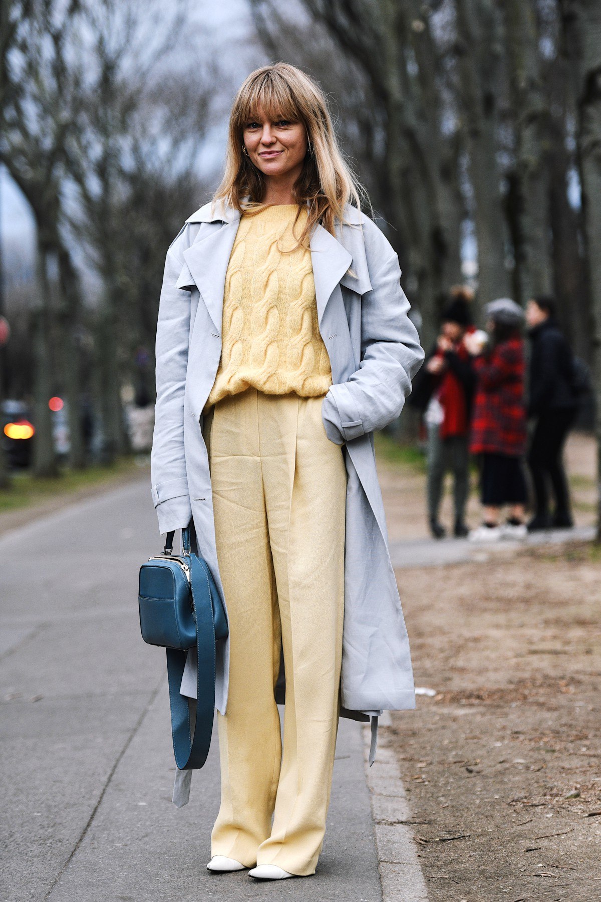 Jaune pâle et classic blue, une idée de tenue