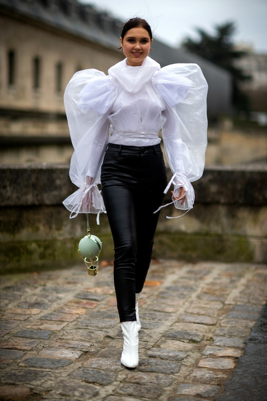 Tendance : les manches extra-larges en 2020 Tendance : des manches XXL poussées au maximum