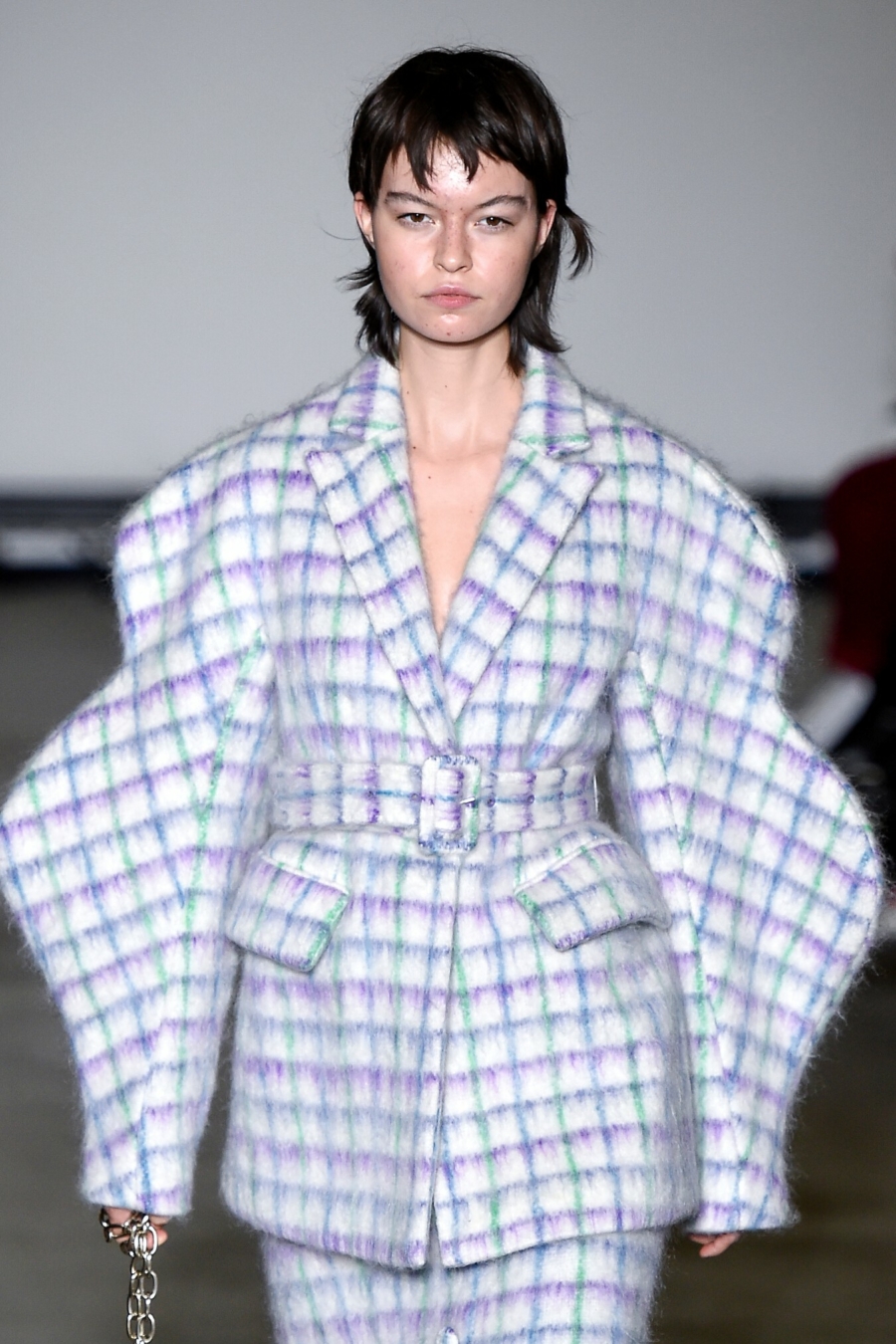 Tendance : les manches extra-larges en 2020 Tendance : des manches XXL poussées au maximum
