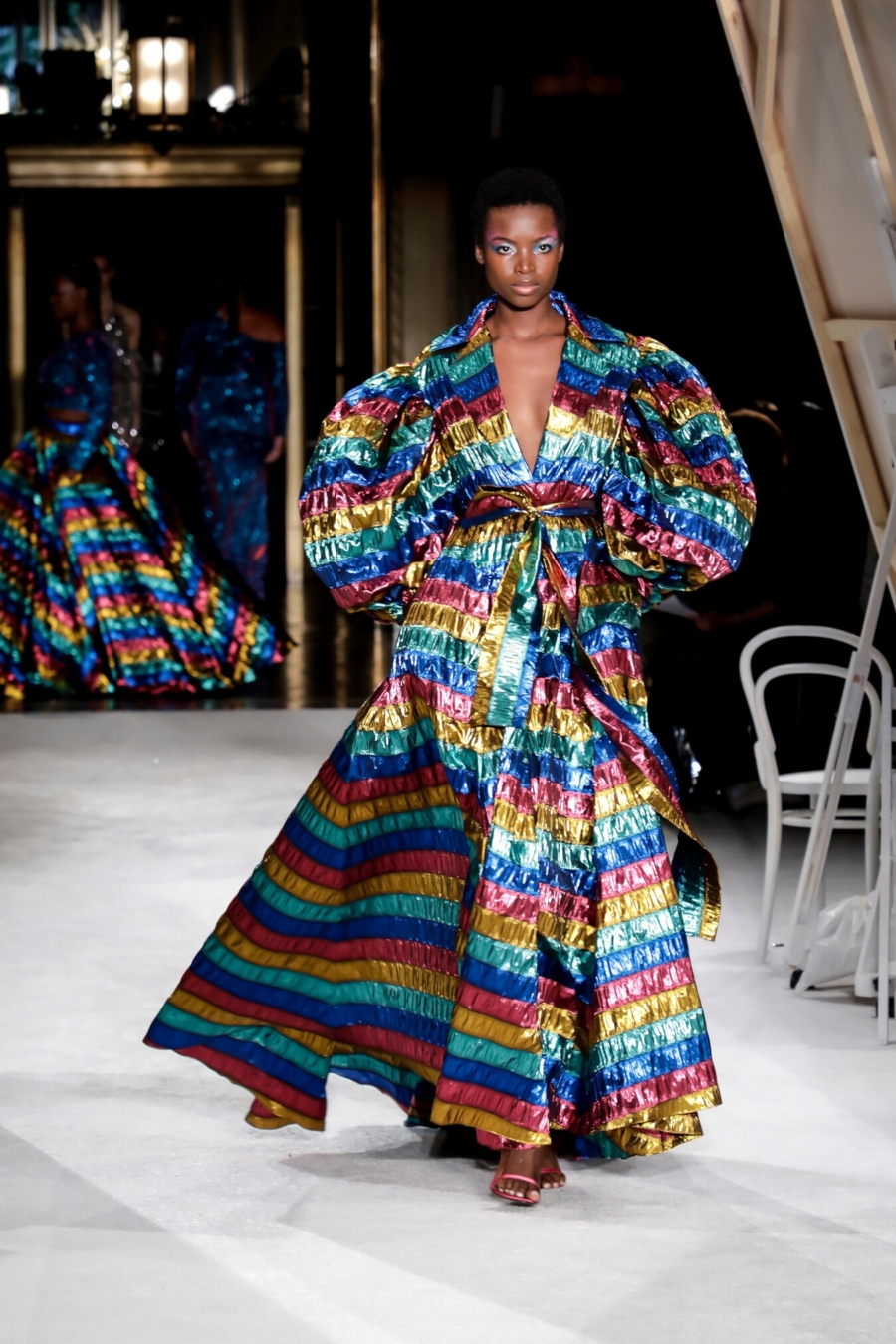 Tendance : les manches extra-larges en 2020 Tendance : des manches XXL poussées au maximum