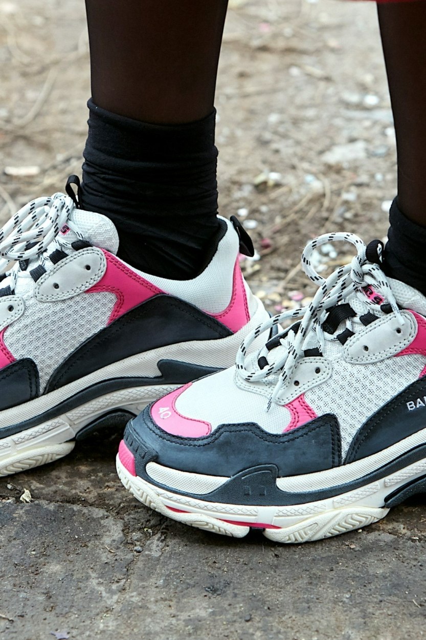 Dress code : faut-il porter des chaussettes sur les collants