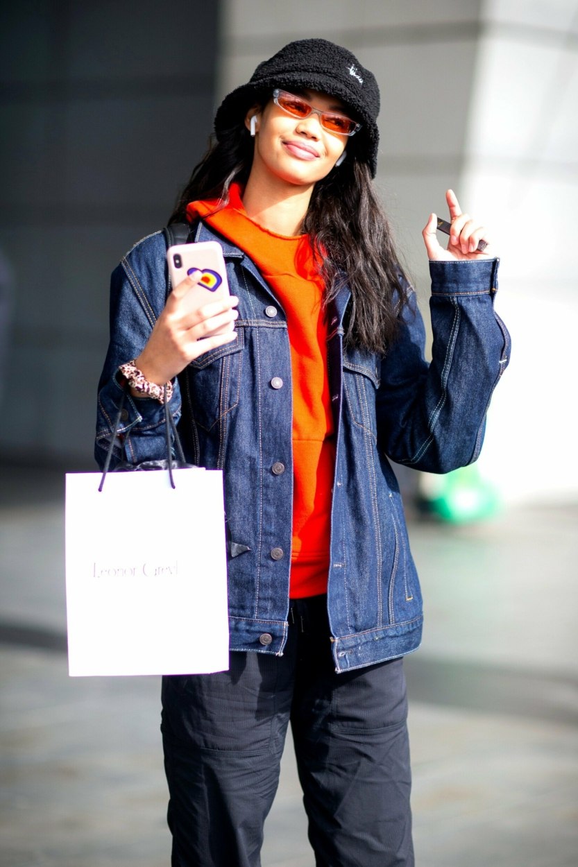 Veste en jean de mi-saison : comment la porter en automne ou au printemps