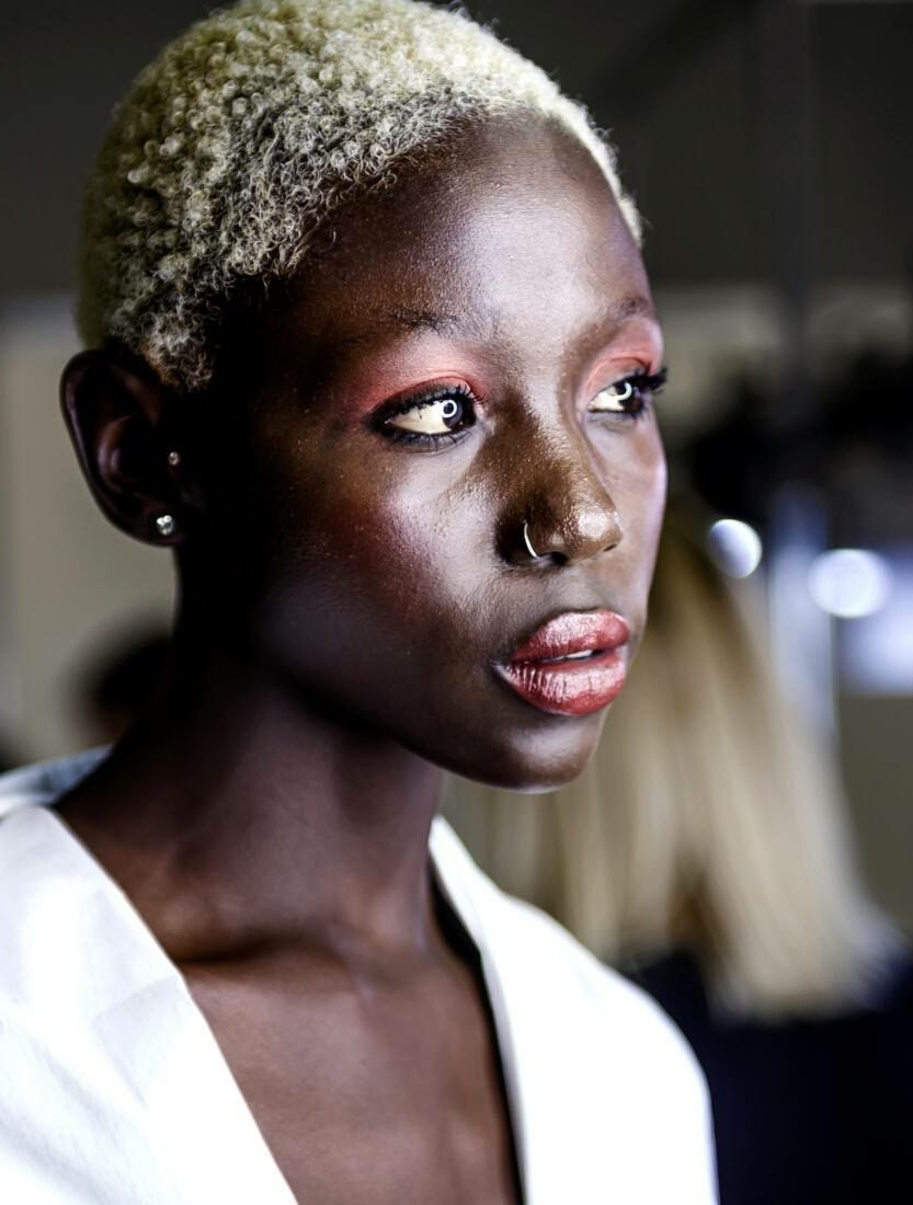 4 produits color&eacute;s pour un maquillage inratable