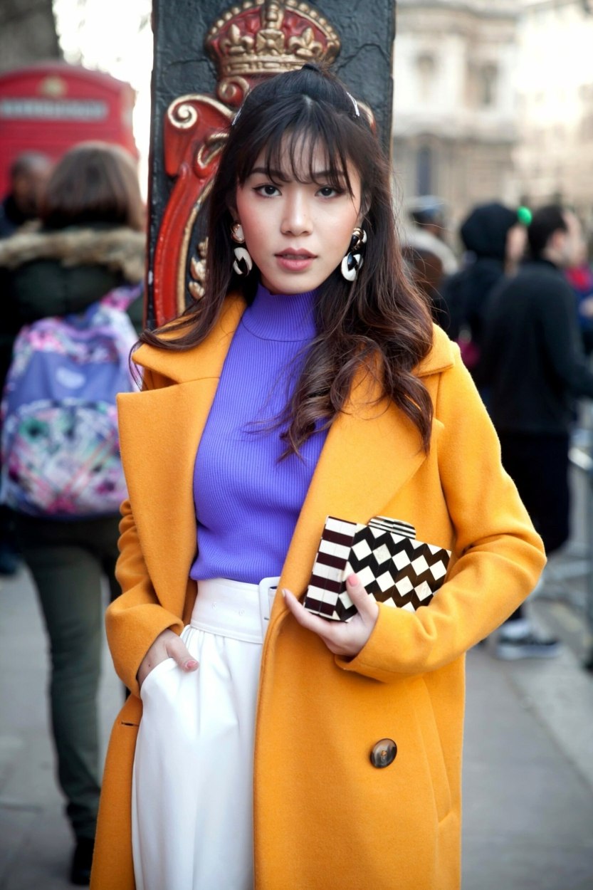 Tendance color block en mode : jaune et violet