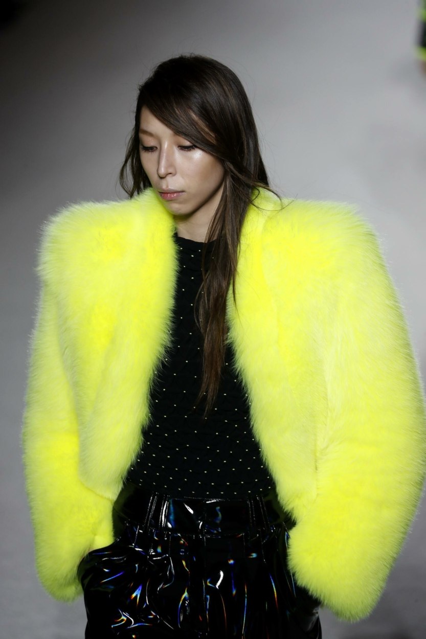 Jaune-vert p&acirc;le&nbsp;: comment porter cette mode