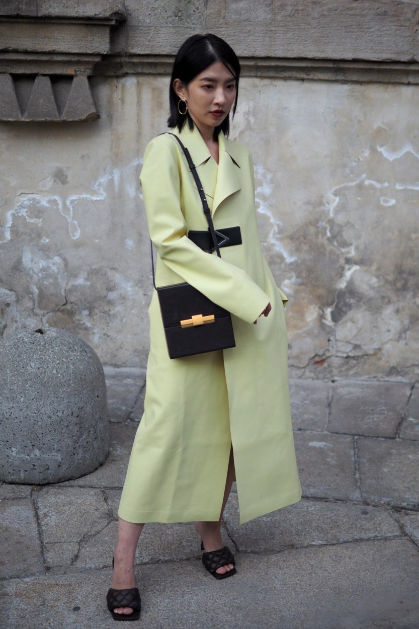 Jaune-vert p&acirc;le&nbsp;: comment porter cette mode