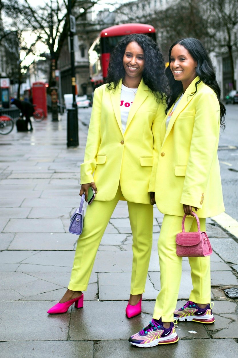 Jaune-vert p&acirc;le&nbsp;: comment porter cette mode