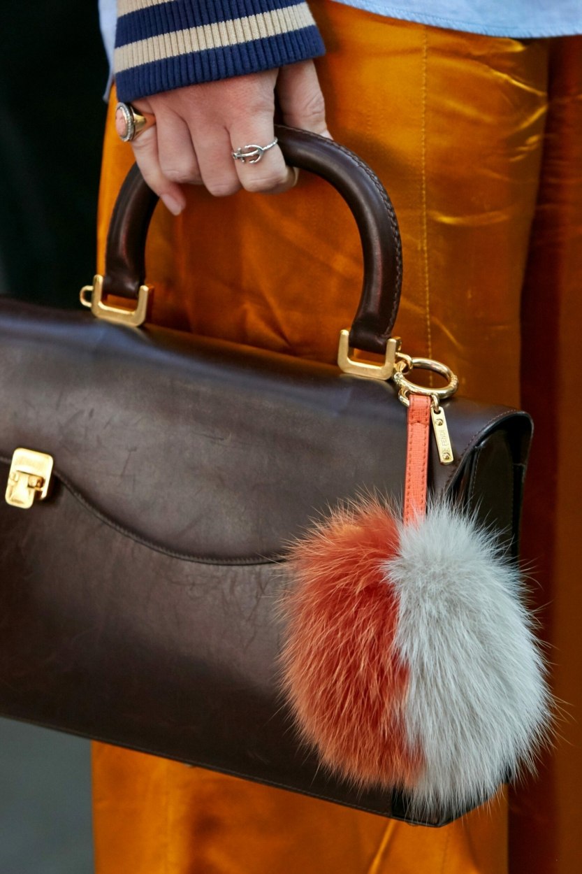 Porter le jaune avec du beige/camel/marron&nbsp;: 11 tenues