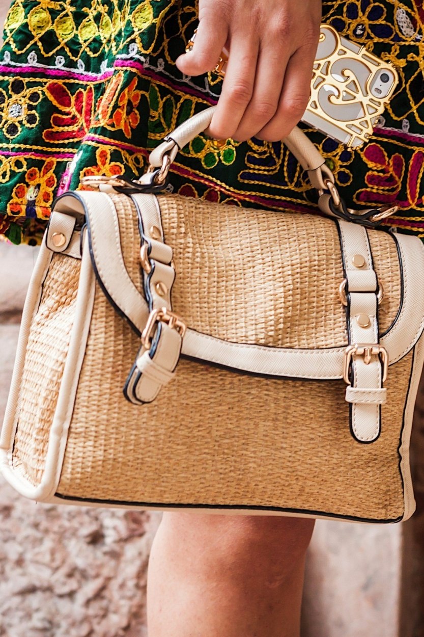 Sac bi-mati&egrave;re avec des finitions en cuir&nbsp;: la tendance mode