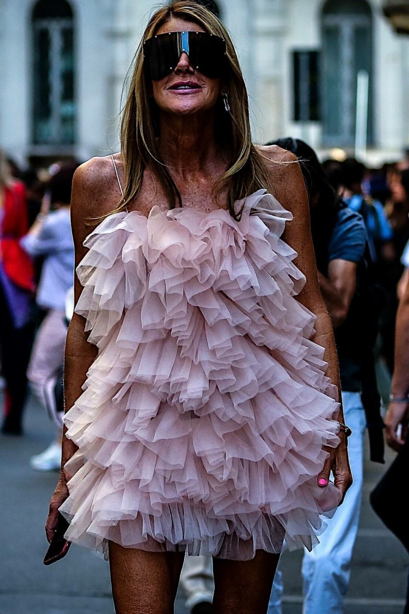 Lunettes de soleil masques : pourquoi pas avec une robe girly