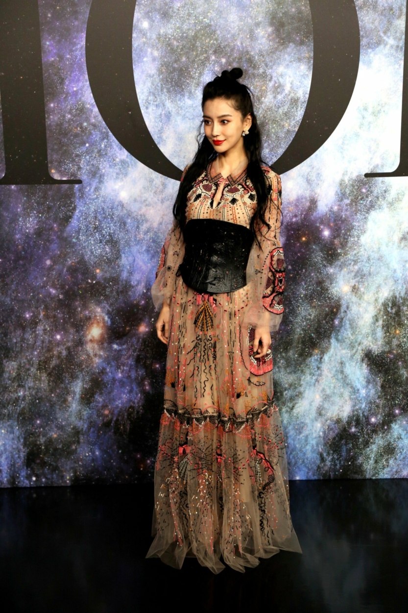 Haut ou robe du style corset&nbsp;: comment porter la tendance