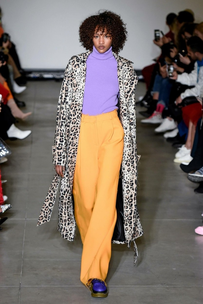 Manteau l&eacute;opard : comment le porter sans faire vulgaire