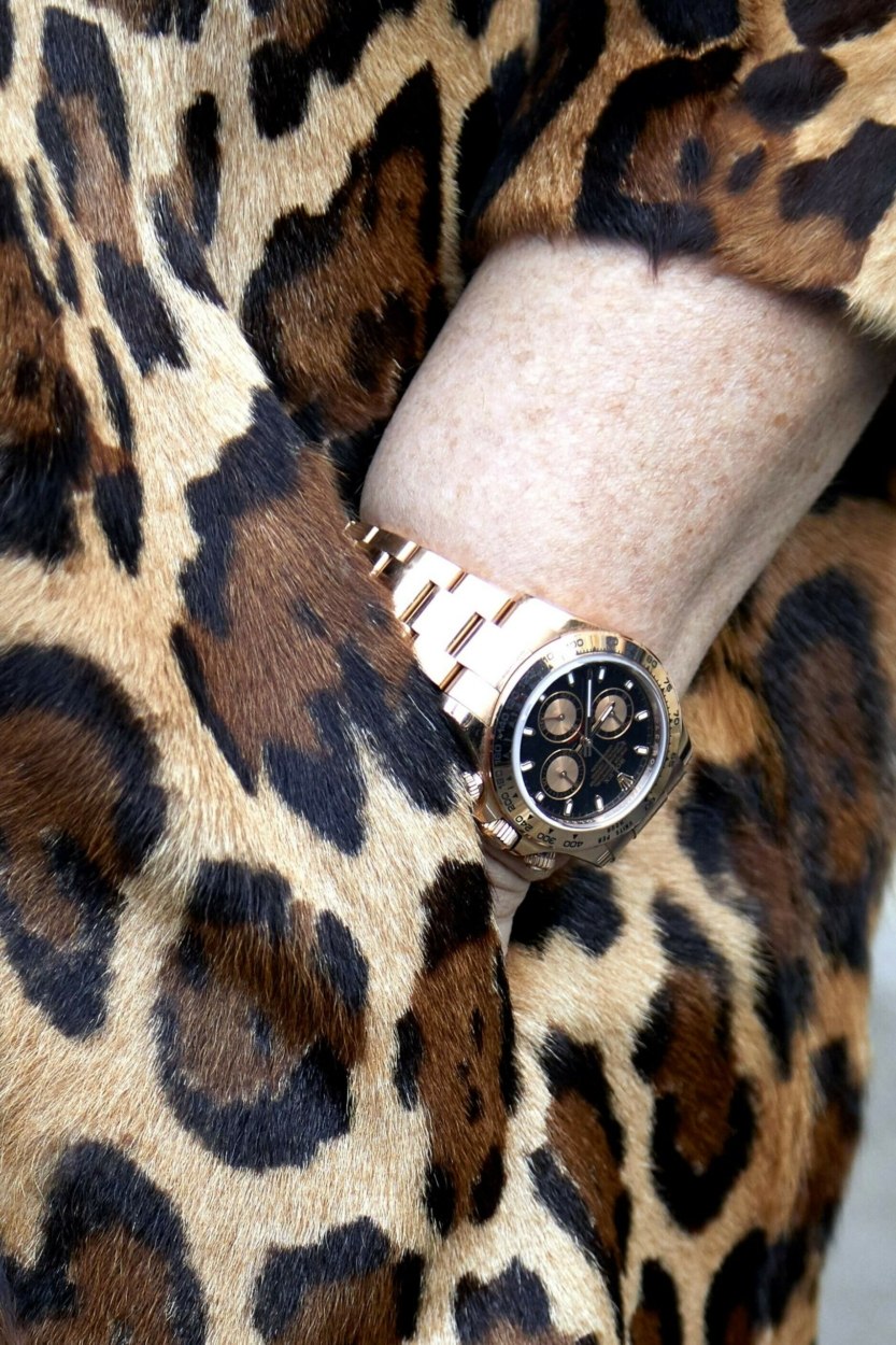 Manteau l&eacute;opard : comment le porter sans faire vulgaire