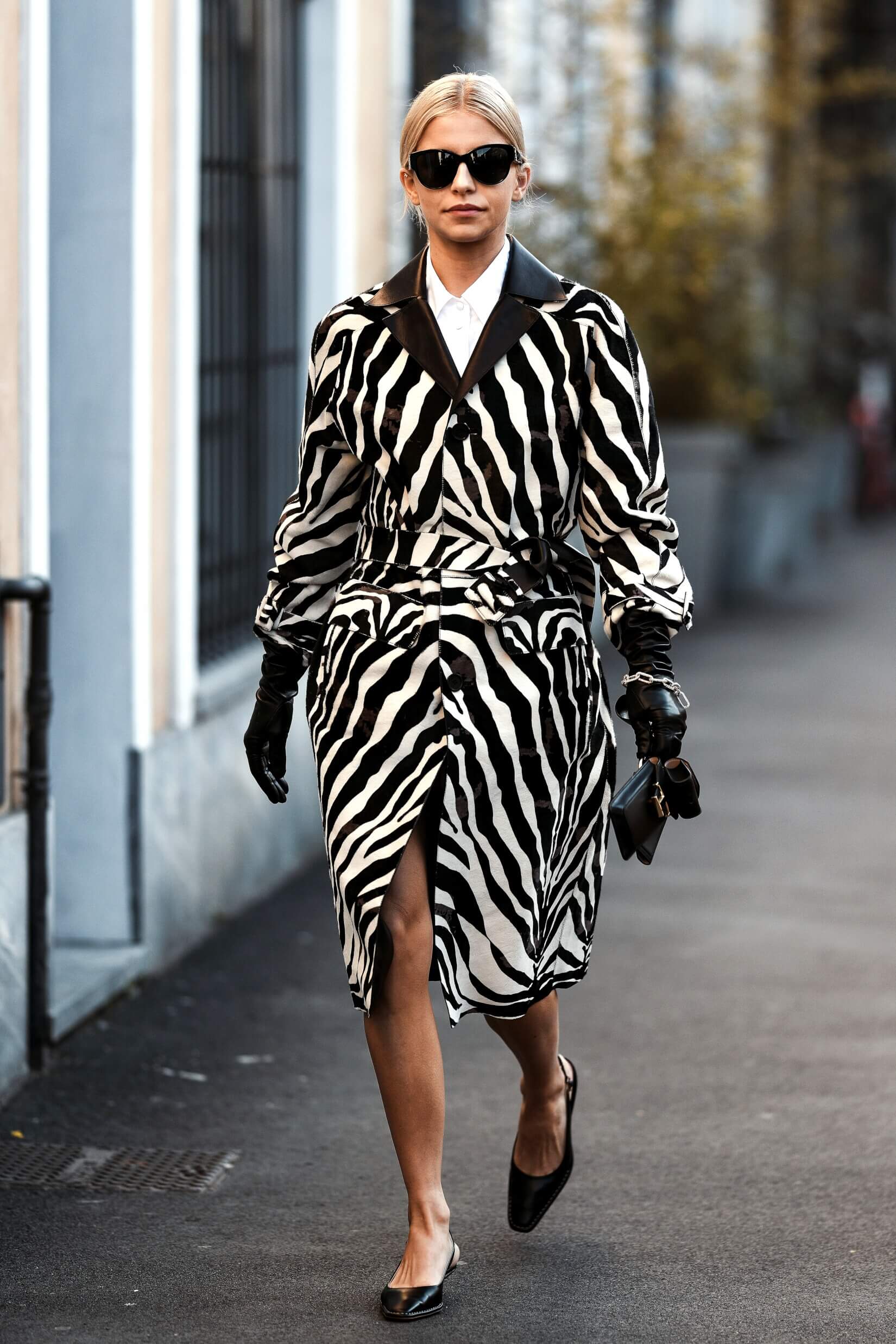 Comment porter le manteau en cuir : 10 tenues pour femme
