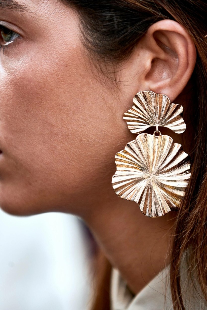 Avec quoi porter le dor&eacute; sur des v&ecirc;tements ou des accessoires femme