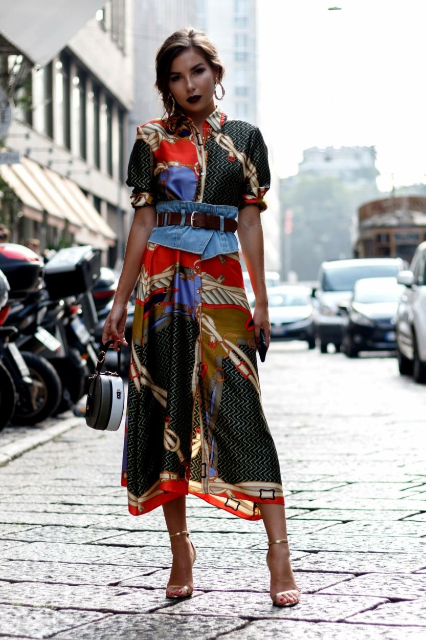 Robe midi &agrave; imprim&eacute; en satin : 10 id&eacute;es de tenues femme