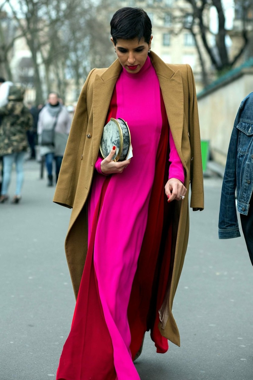 Robe fuchsia femme&nbsp;: une inspiration de tenue &agrave; porter en automne/hiver
