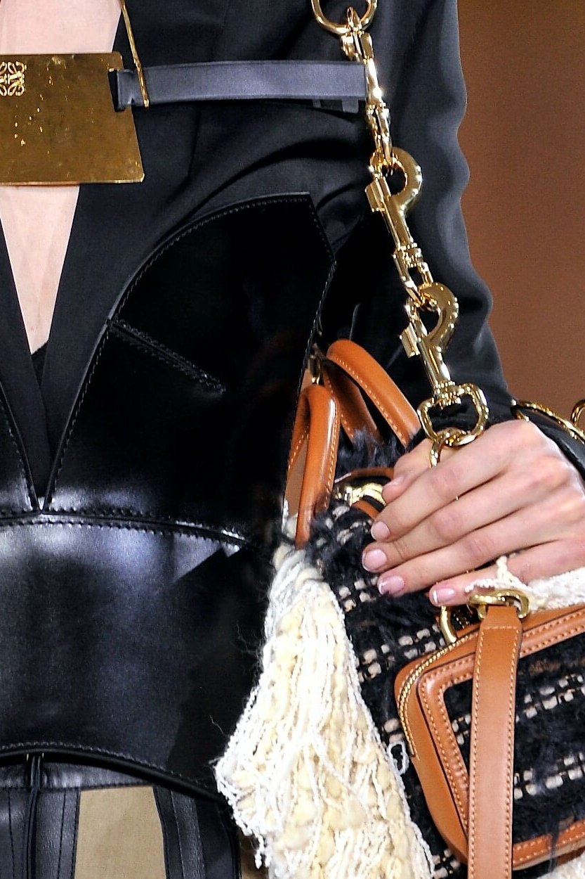 Looks de créateurs : 4 tenues pour porter le corset avec chic