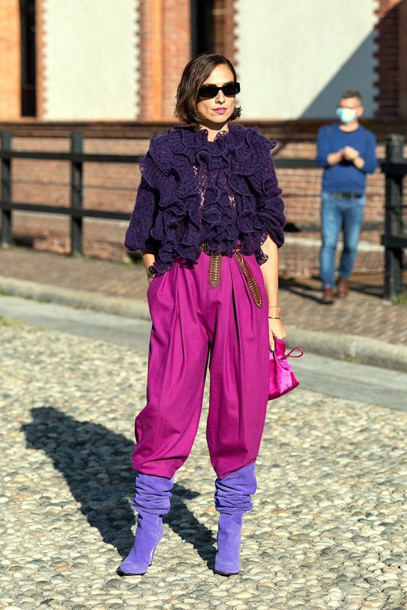 Comment porter le pull violet pour femme&nbsp;: 10 id&eacute;es de tenues