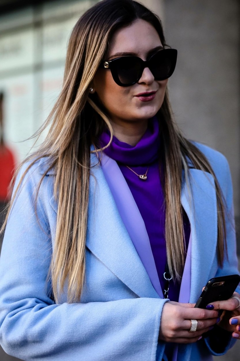Comment porter le pull violet pour femme&nbsp;: 10 id&eacute;es de tenues