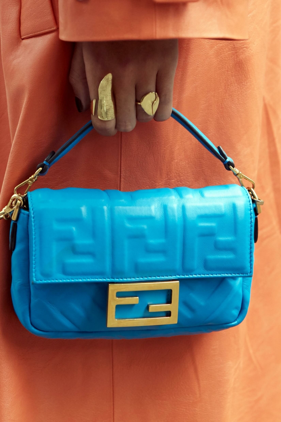 Couleur orange&nbsp;: 10 id&eacute;es de tenues &agrave; porter selon sa morphologie