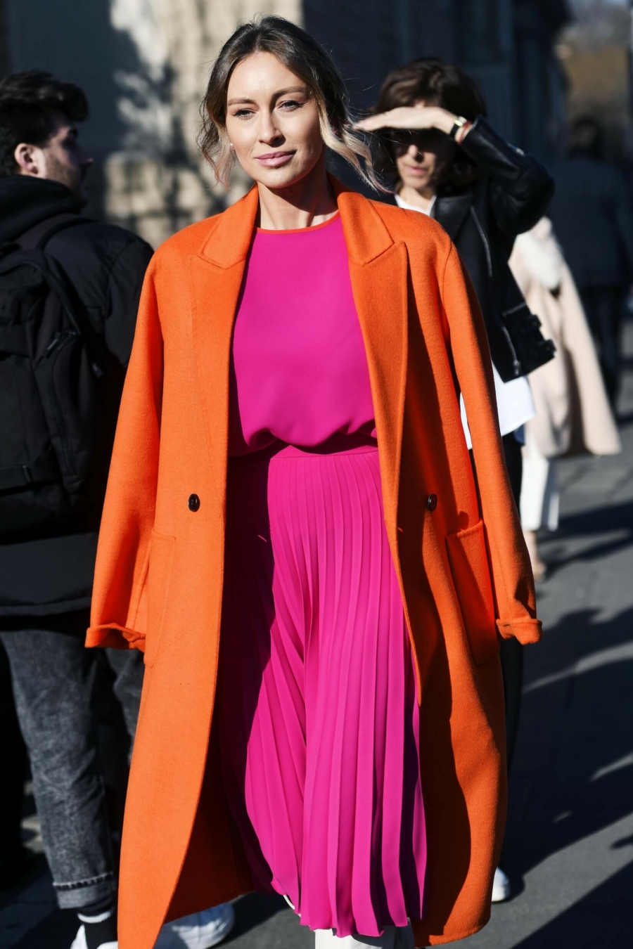 Couleur orange&nbsp;: 10 id&eacute;es de tenues &agrave; porter selon sa morphologie