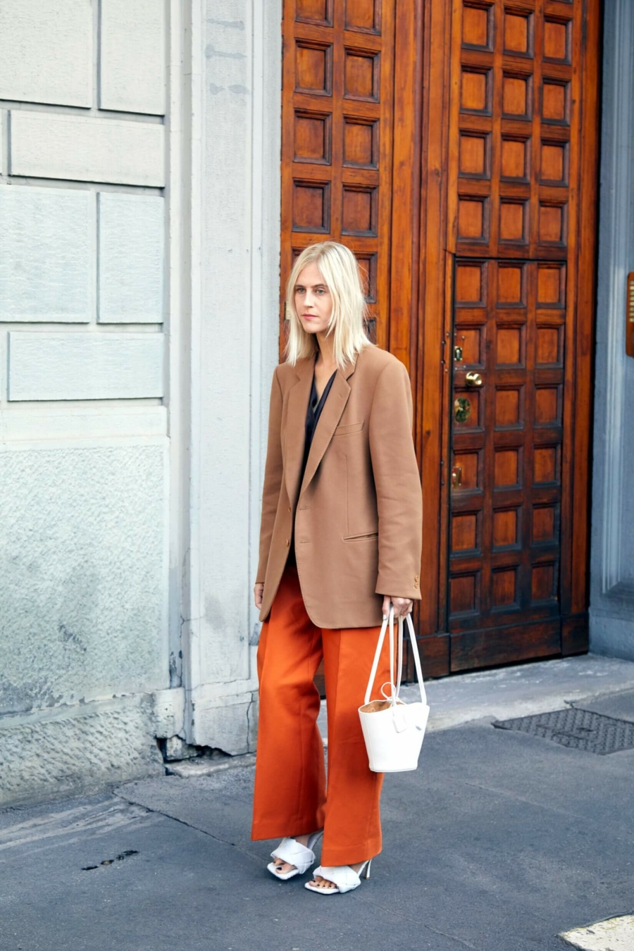 Couleur orange&nbsp;: 10 id&eacute;es de tenues &agrave; porter selon sa morphologie