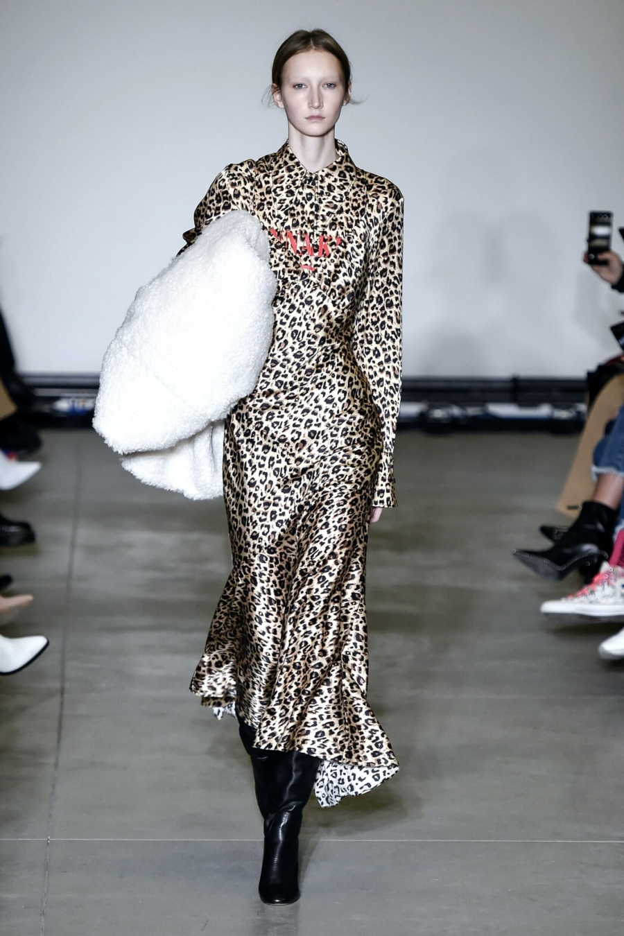 Robe l&eacute;opard pour femme&nbsp;: 4 id&eacute;es de tenues selon son style