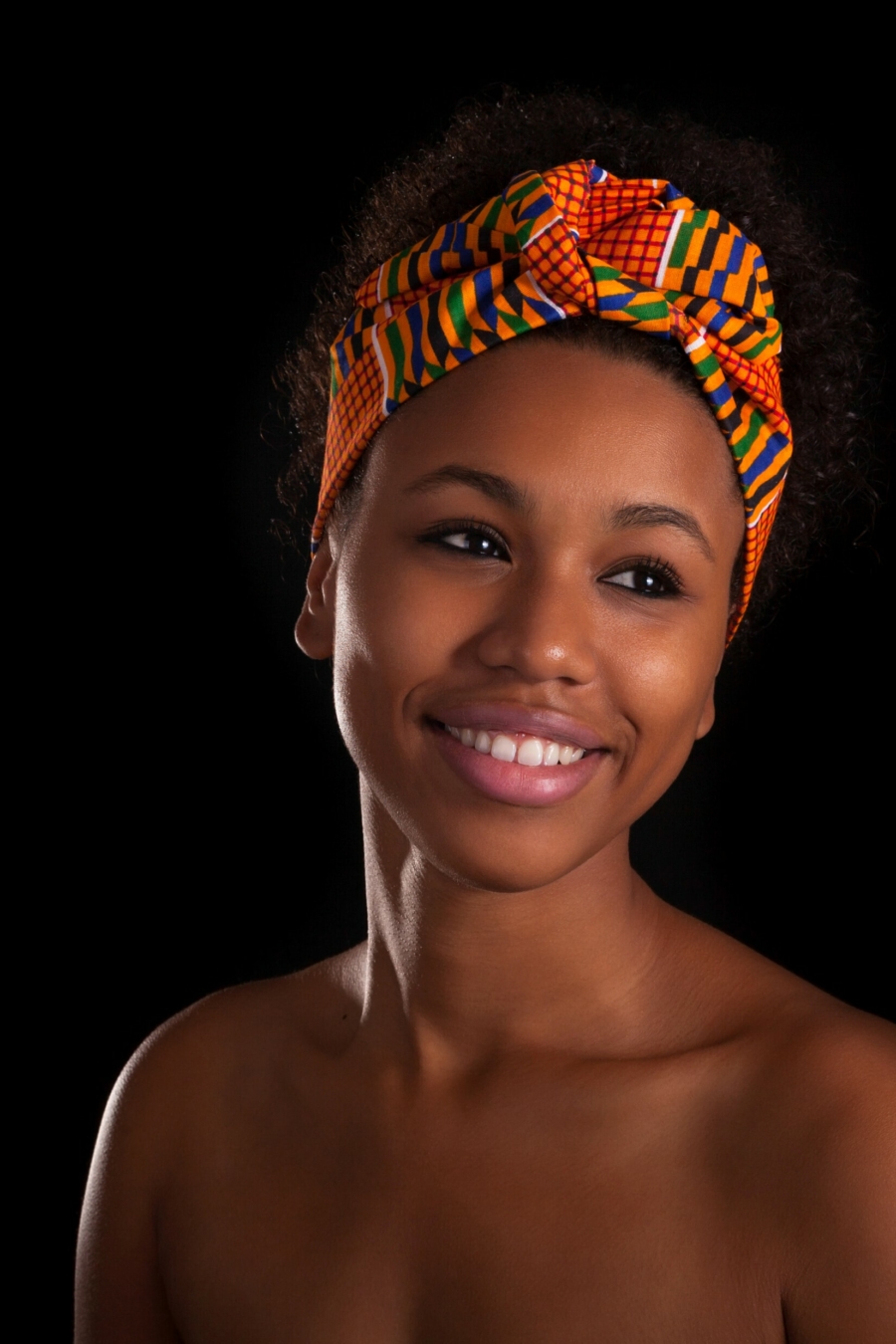 Foulard dans les cheveux&nbsp;: 6 id&eacute;es de coiffures simples pour femme