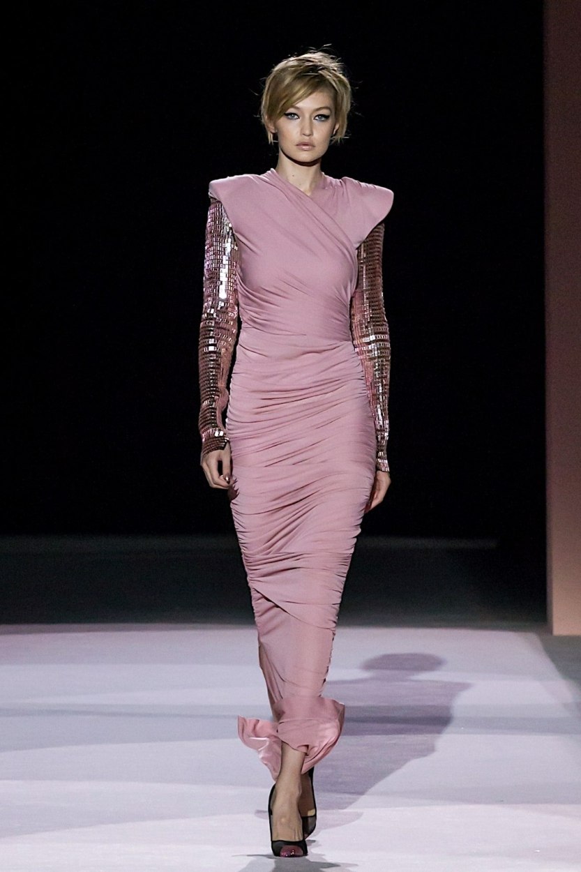 Looks de défilés : 10 tenues de soirée chics en mode working girl