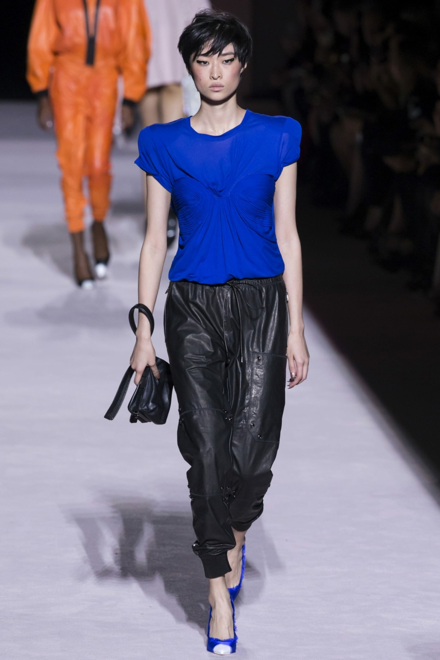 Looks de d&eacute;fil&eacute;s&nbsp;: 10 tenues de soir&eacute;e chics en mode working girl