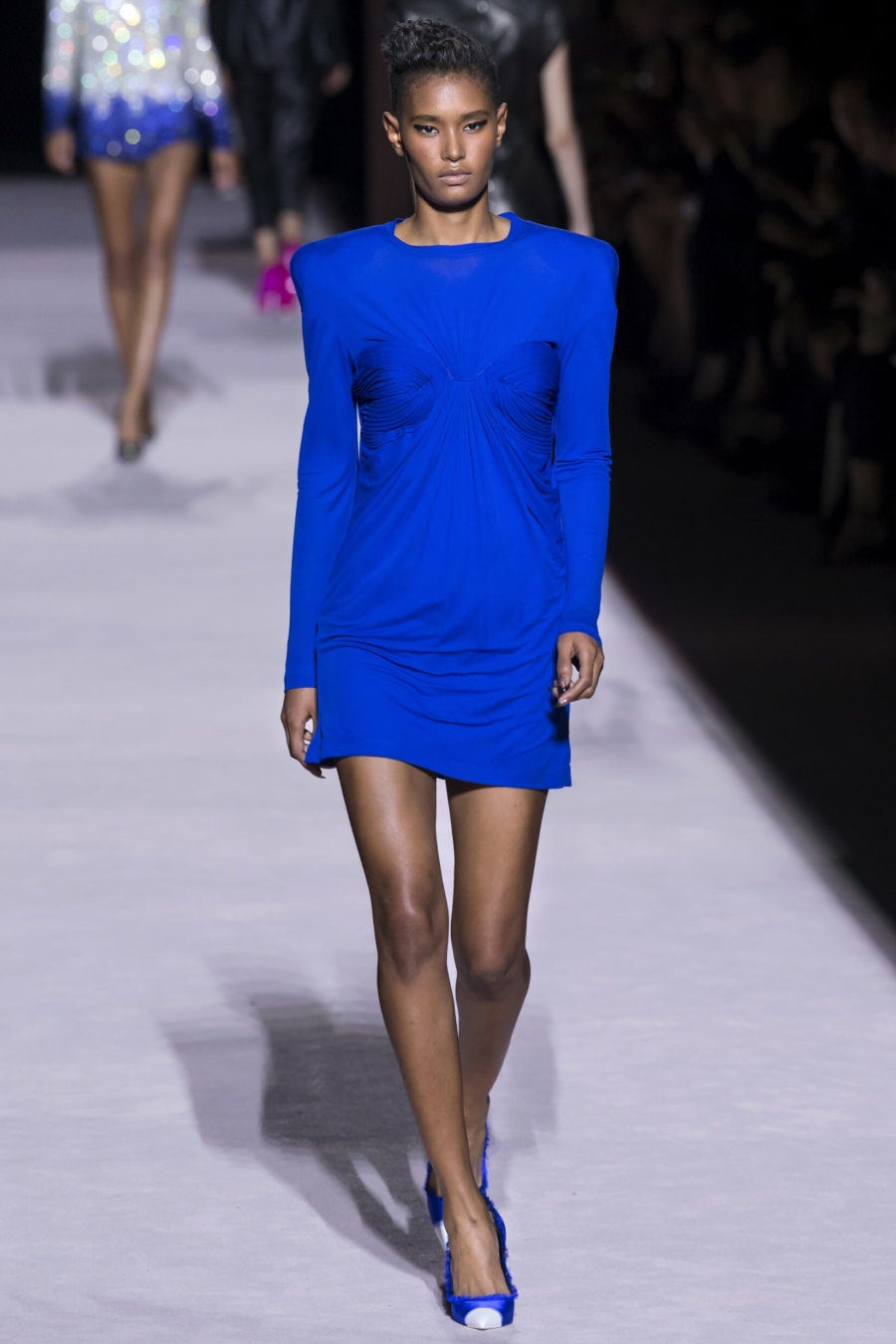 Looks de d&eacute;fil&eacute;s&nbsp;: 10 tenues de soir&eacute;e chics en mode working girl