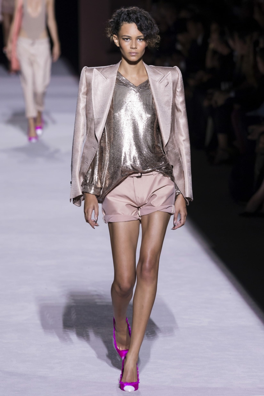 Looks de d&eacute;fil&eacute;s&nbsp;: 10 tenues de soir&eacute;e chics en mode working girl