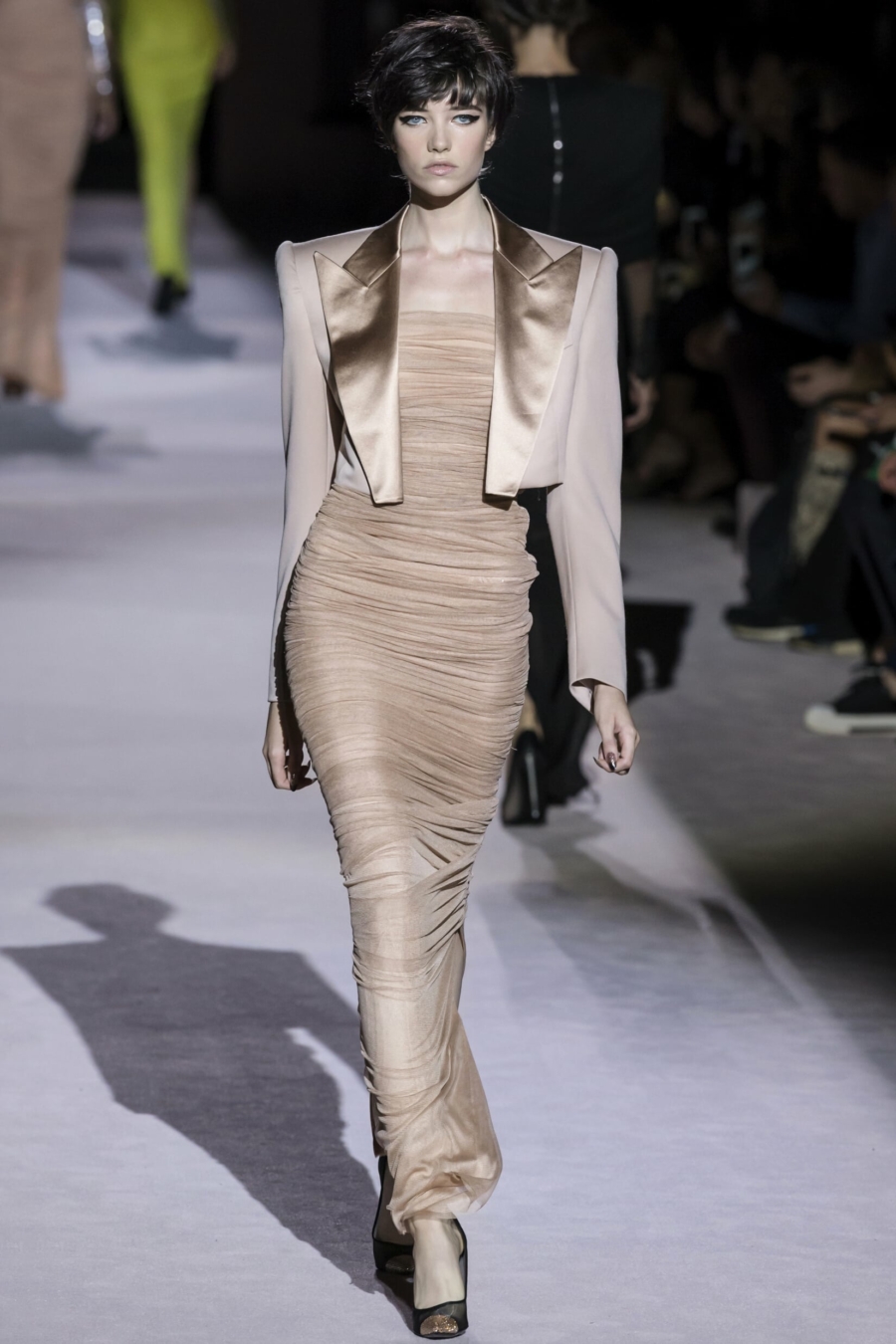 Looks de d&eacute;fil&eacute;s&nbsp;: 10 tenues de soir&eacute;e chics en mode working girl