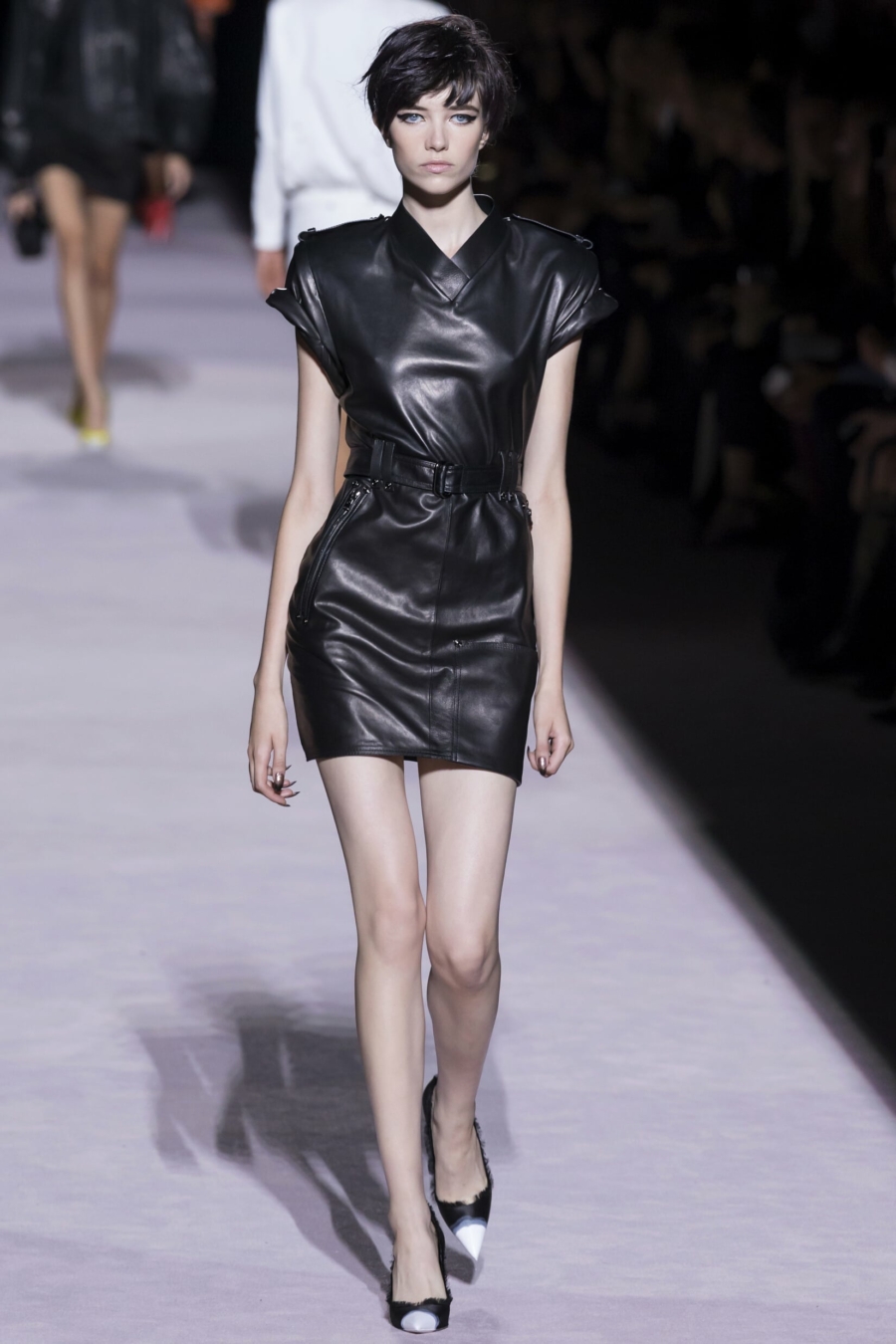 Looks de d&eacute;fil&eacute;s&nbsp;: 10 tenues de soir&eacute;e chics en mode working girl