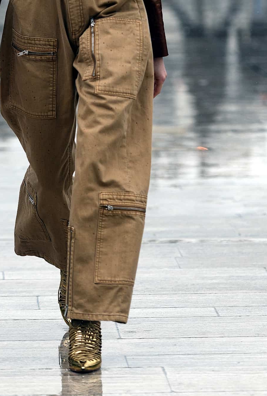 Treillis pour femme&nbsp;: comment adopter la tendance du pantalon cargo