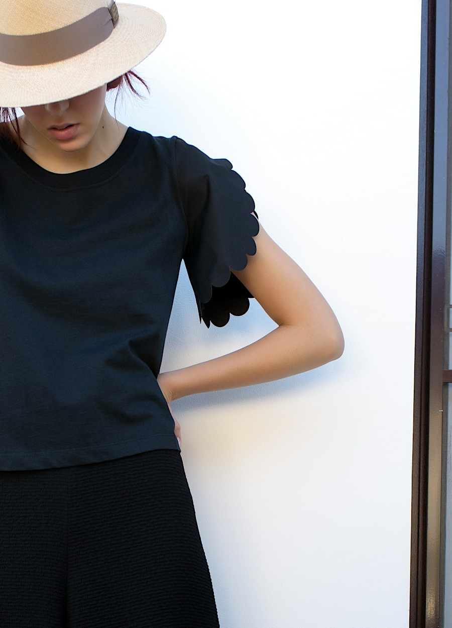 Tenue d&rsquo;&eacute;t&eacute;&nbsp;: peut-on porter des v&ecirc;tements noirs en &eacute;t&eacute; sans d&eacute;tonner