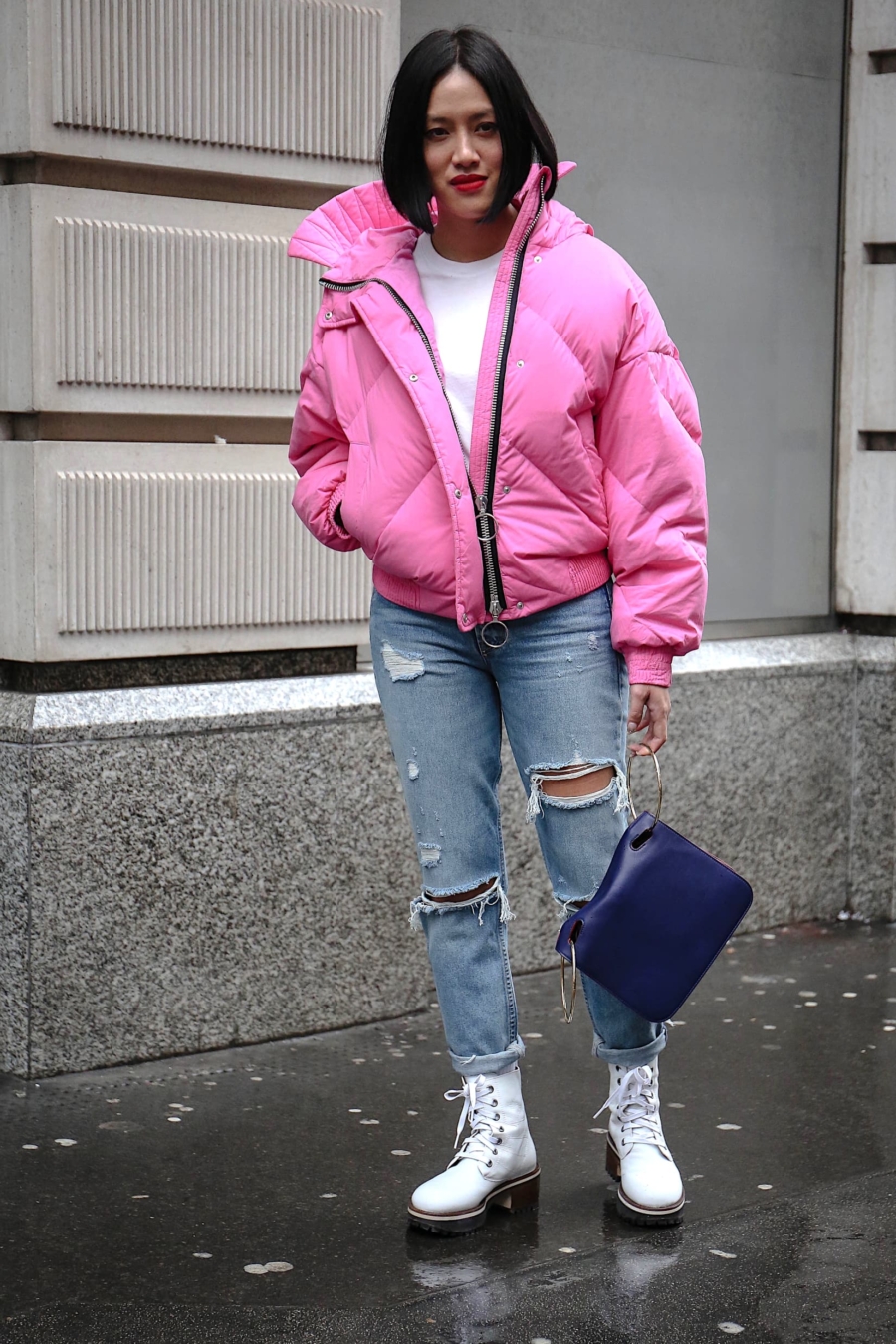 Casual chic : le combo jean et t-shirt en 10 tenues d&rsquo;influenceuses