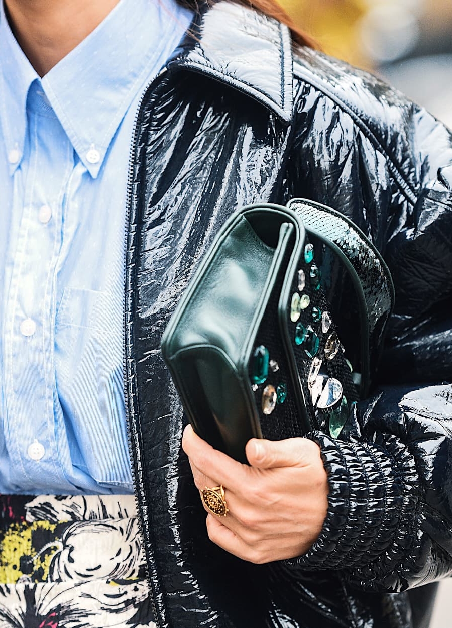 Comment faut-il porter la chemise bleu ciel pour &eacute;picer ses tenues