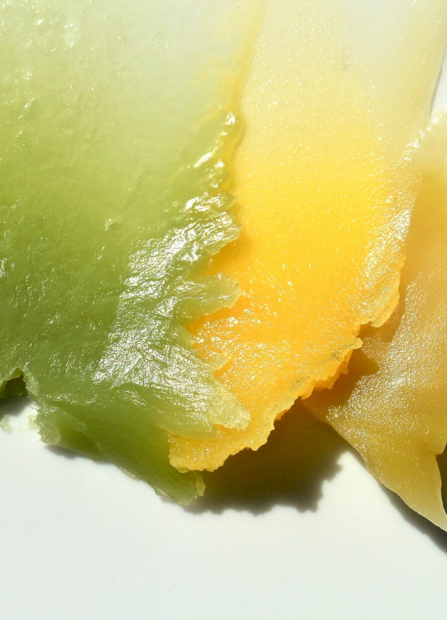 Cheveux boucl&eacute;s, fris&eacute;s et cr&eacute;pus : 4 produits capillaires de base