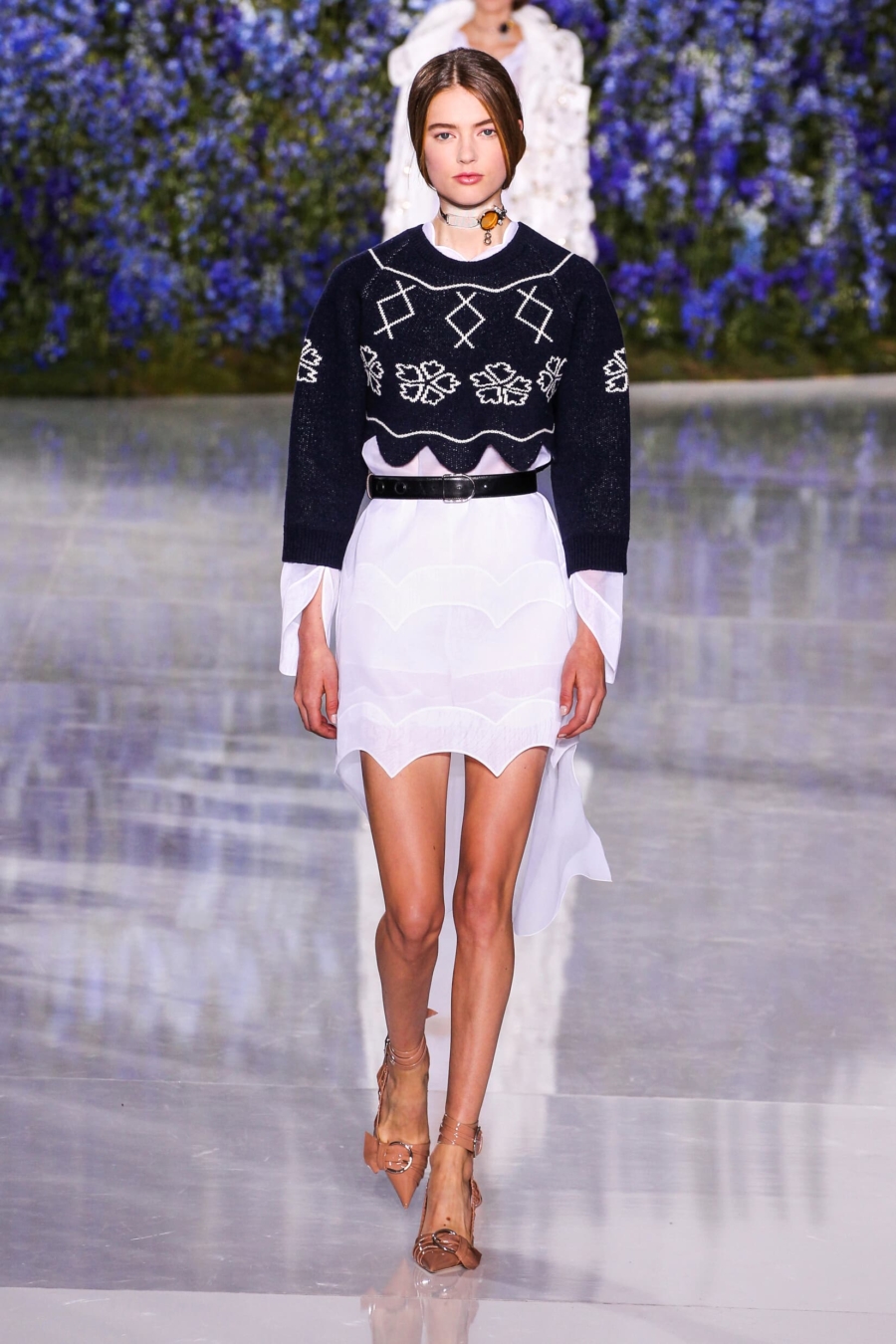 Tenue de Noël pour femme : 10 idées intemporelles repérées à des défilés