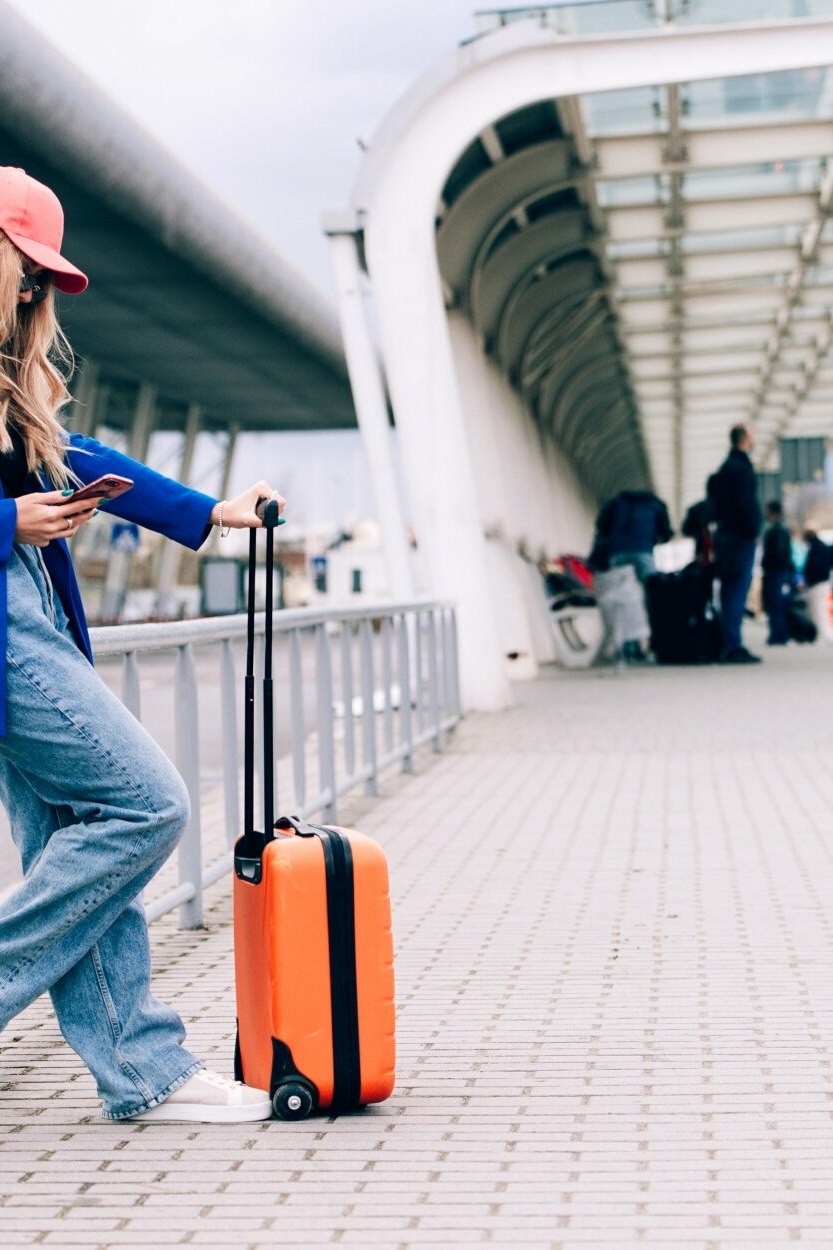 Comment peut-on bien choisir sa tenue de voyage pour femme ?