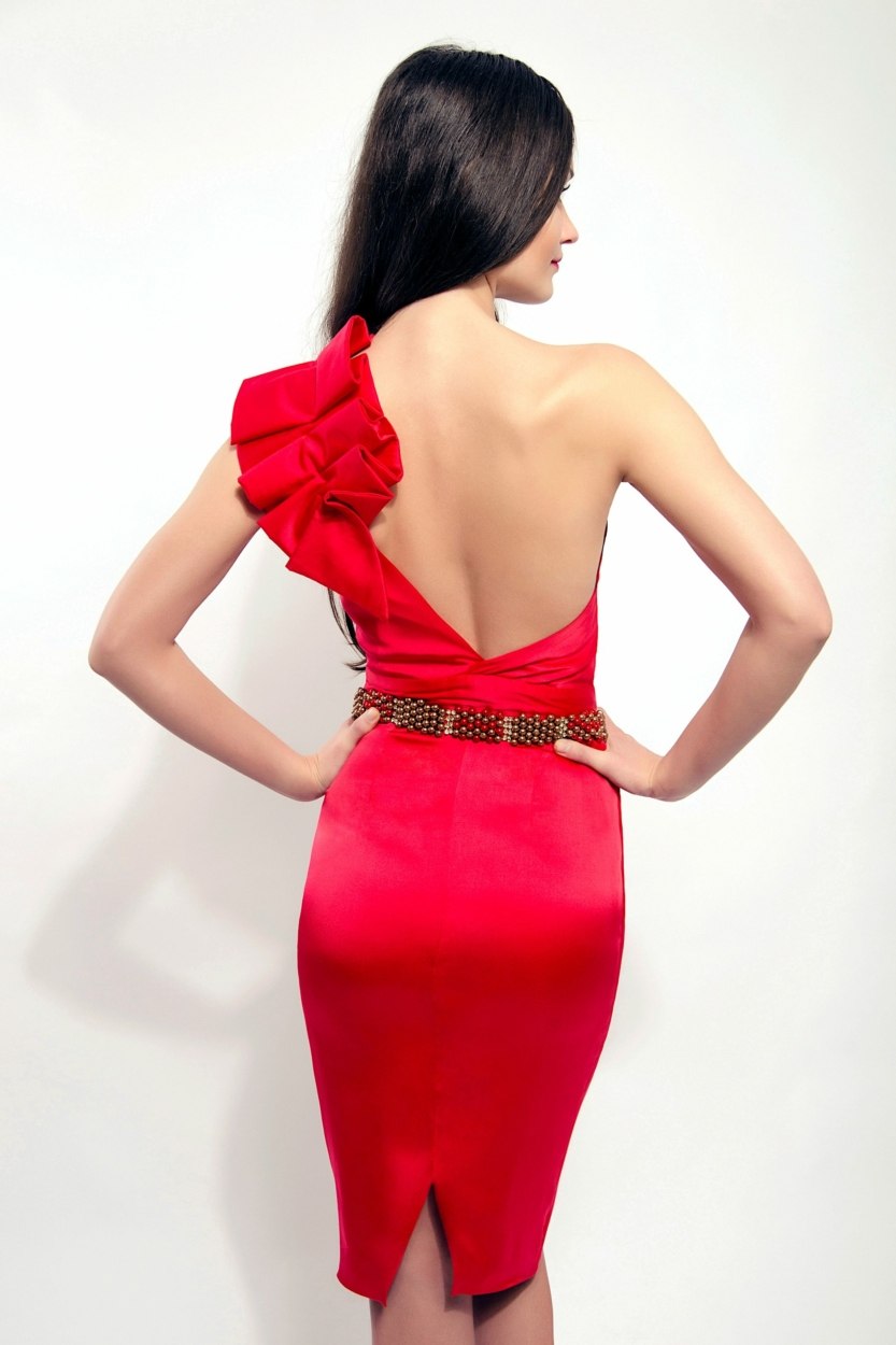 Shopping rouge femme : 9 idées dans les boutiques en ligne