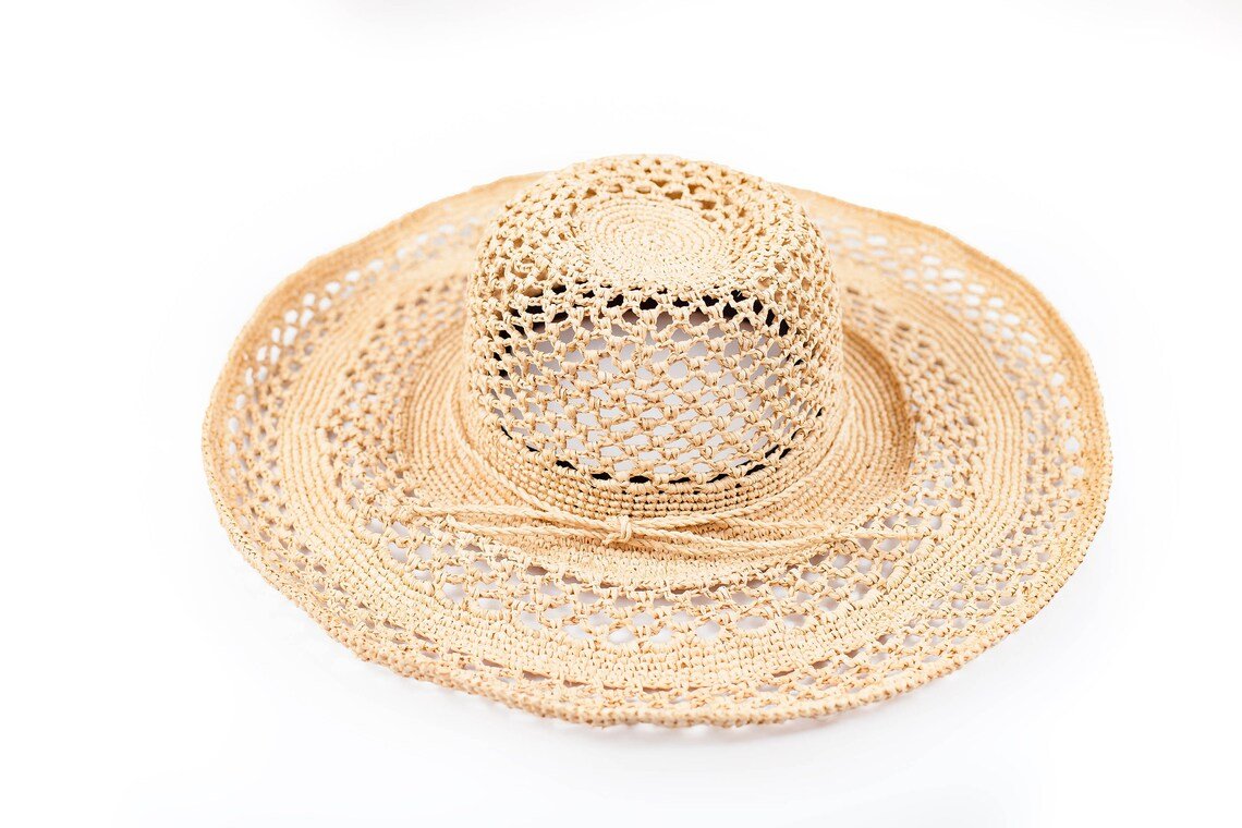 Etsy – Chapeau en raphia au crochet, chapeau femme à large bord à 39,00 € chez Etsy