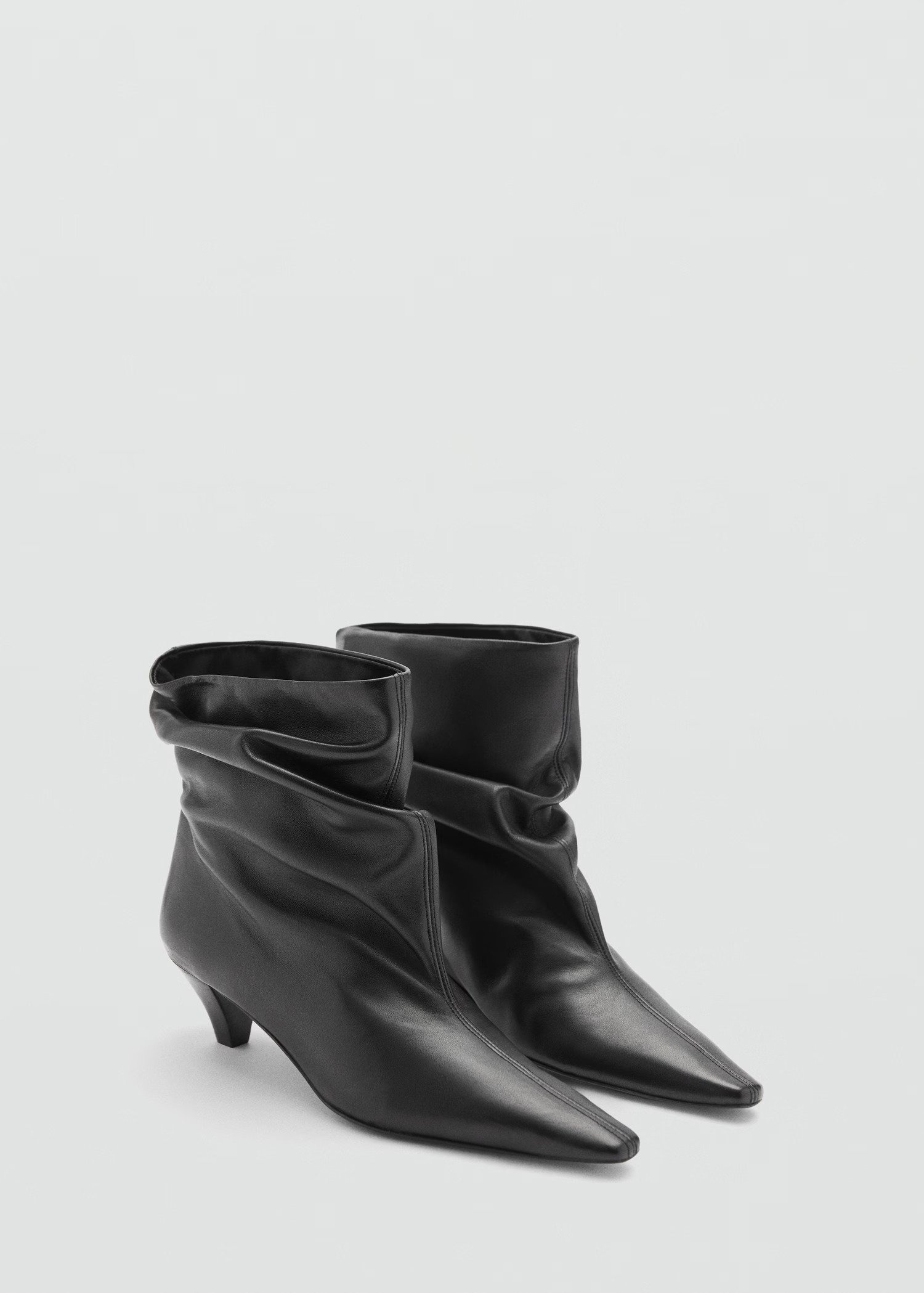 MANGO – Bottines 100 % cuir talon kitten heel à 149,99 € chez Mango