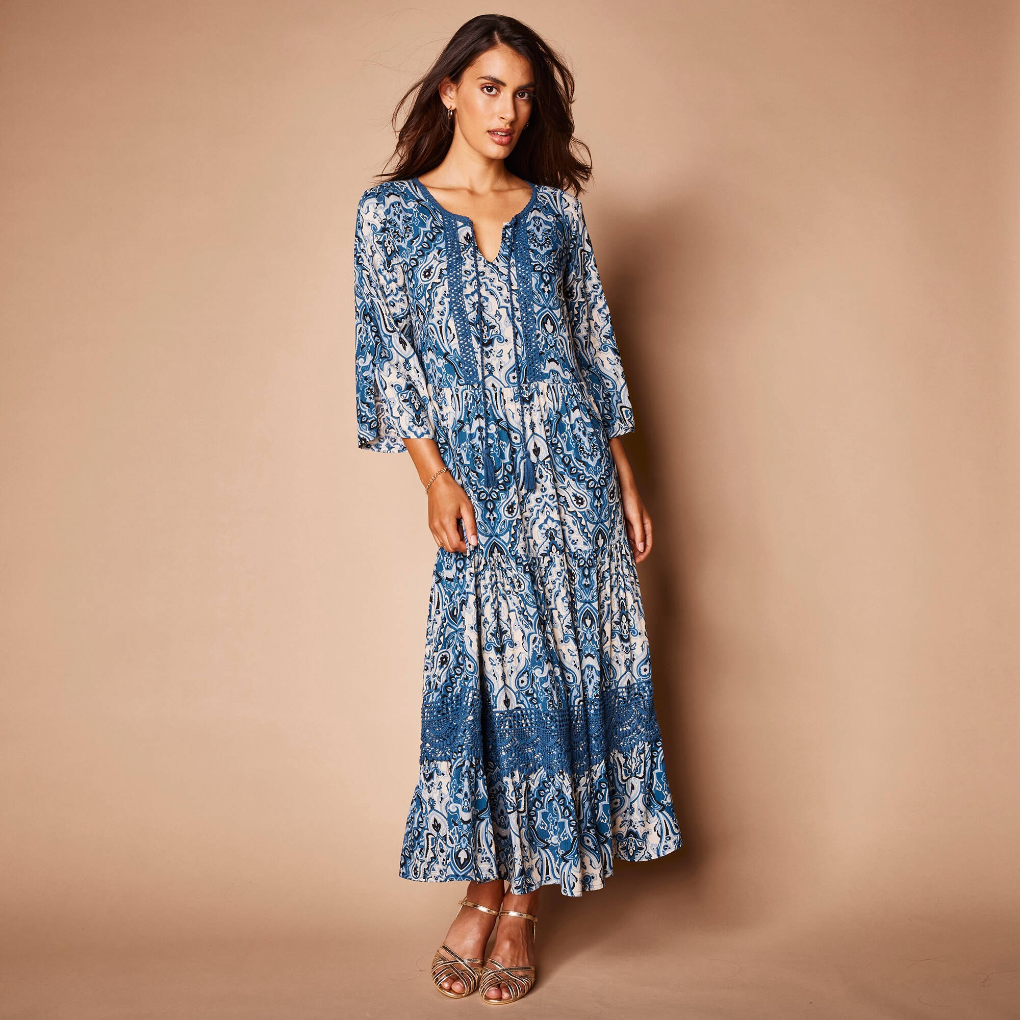 Robe longue imprimée manches 3/4 fendues, crépon